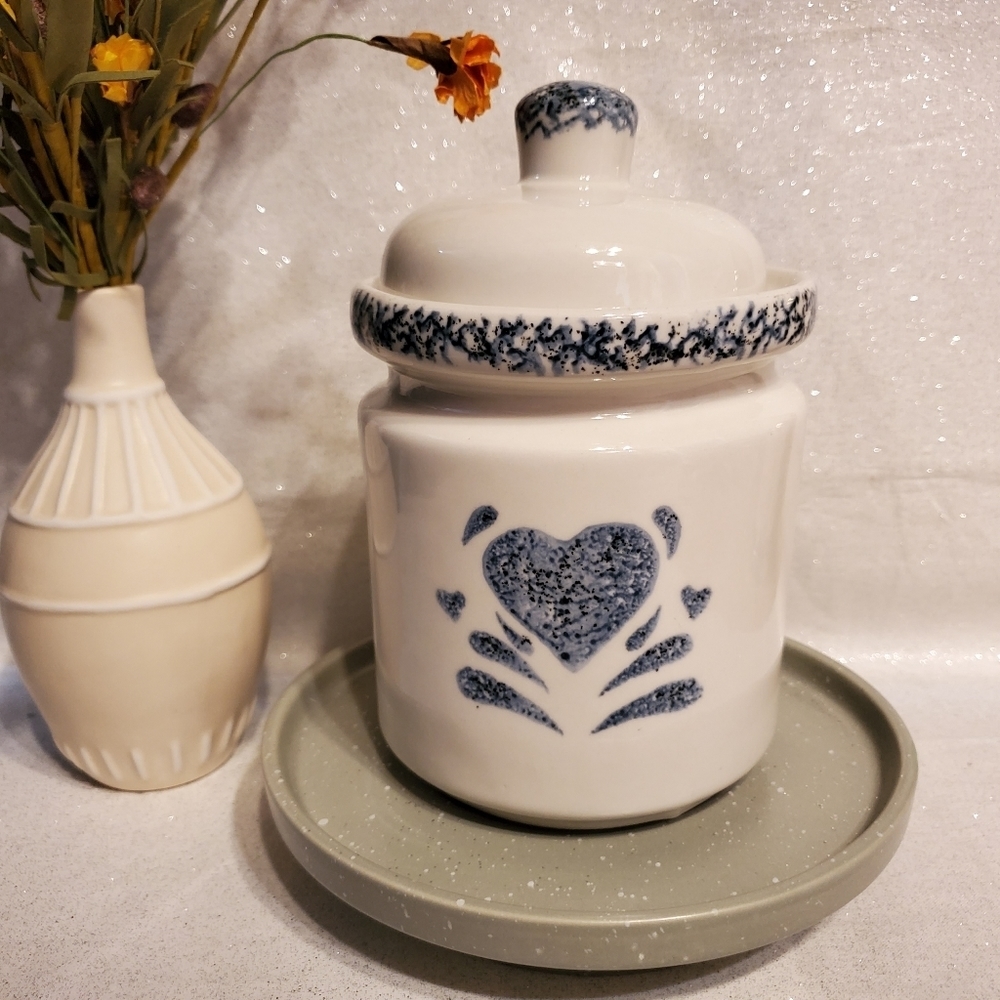 VINTAGE Gibson sponge Painted Blue Heart Canister